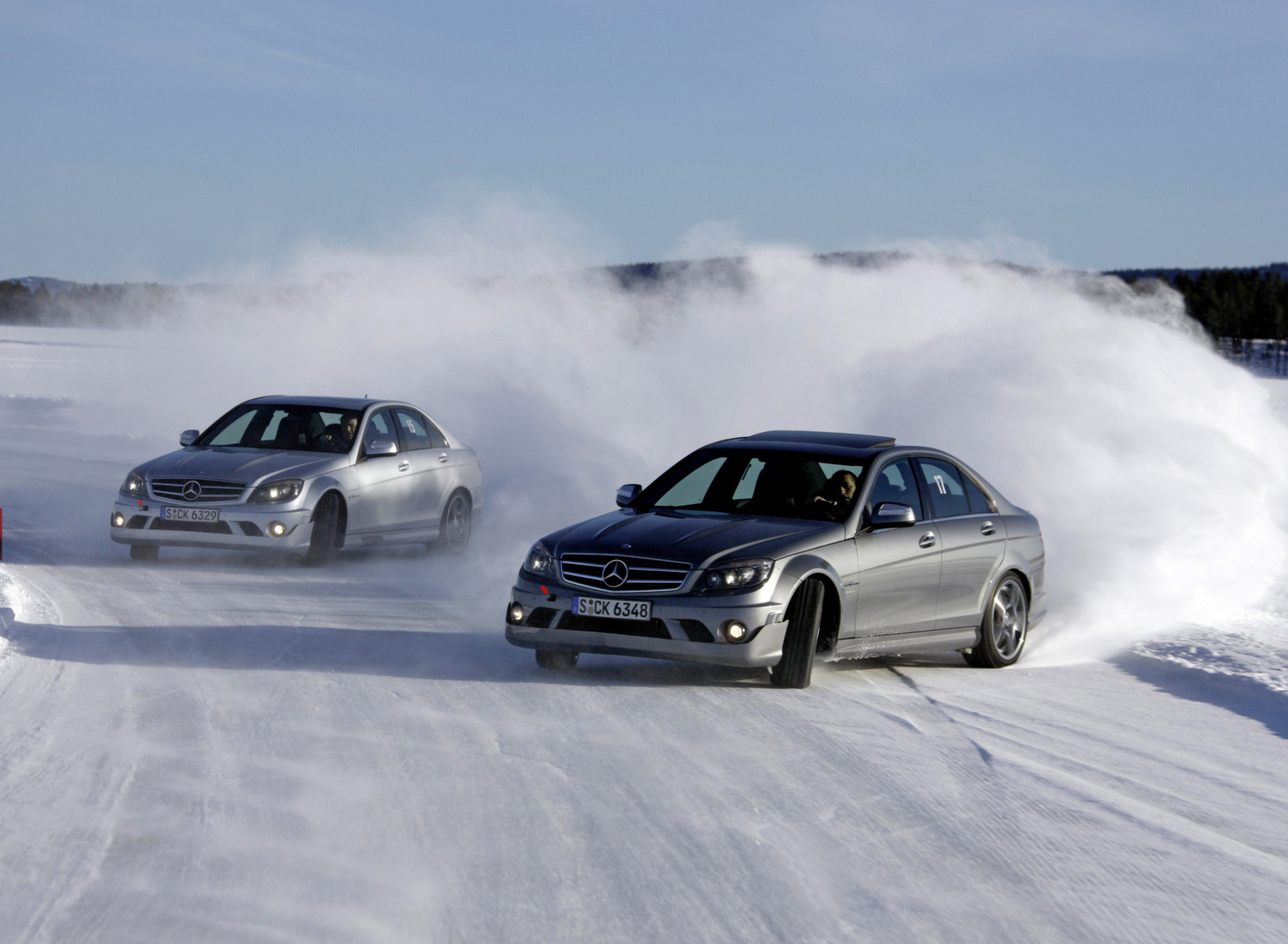 Обои Mercedes Snow Drift 1920x1408