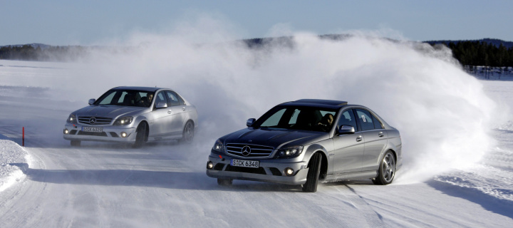 Das Mercedes Snow Drift Wallpaper 720x320