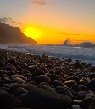 Kalalau Beach in Hawaii papel de parede para celular para iPhone 4S
