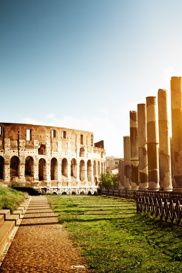 Fondo de pantalla Rome - Amphitheater Colosseum 640x960