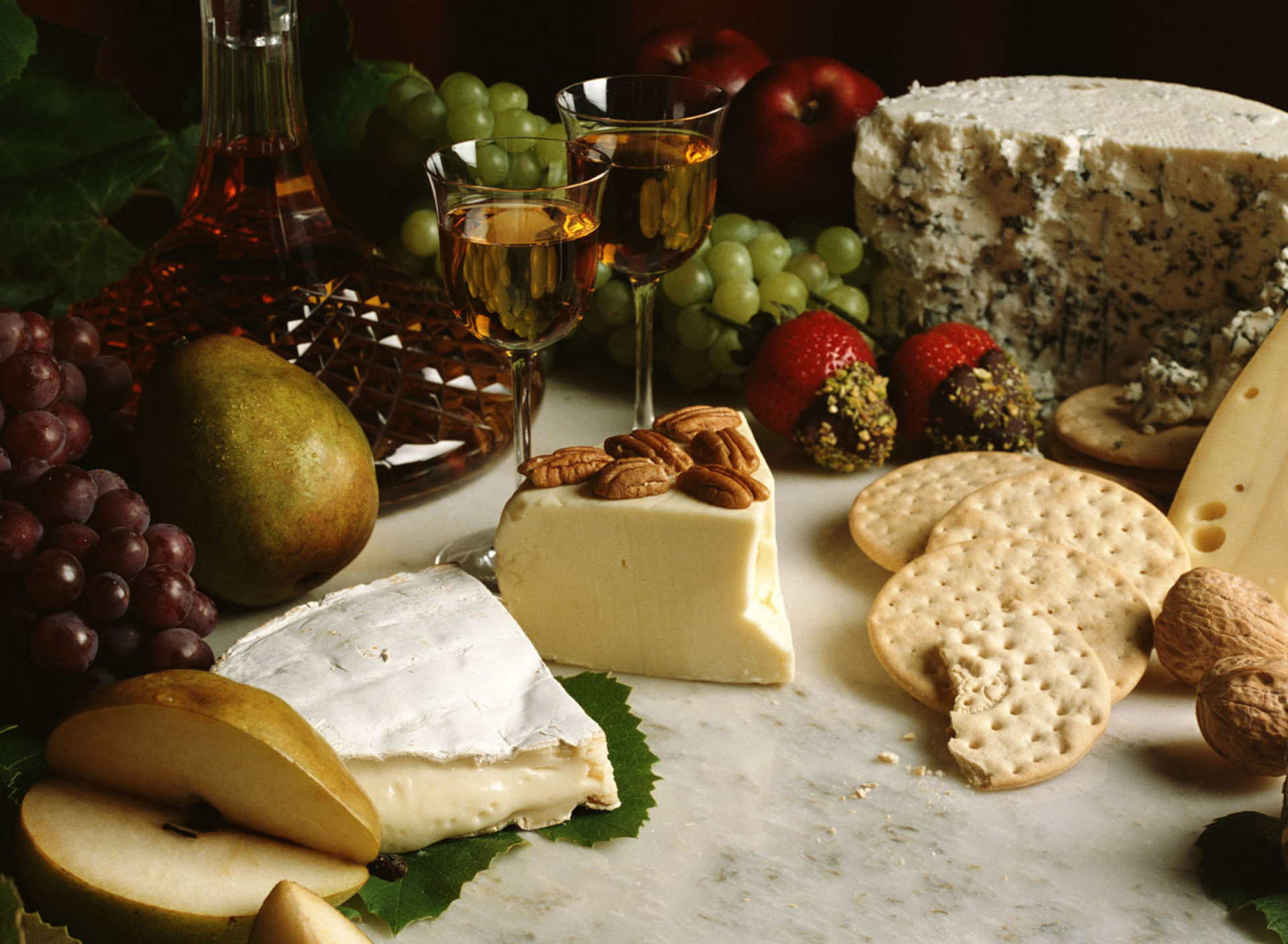 Обои Wine And Cheeses 1920x1408