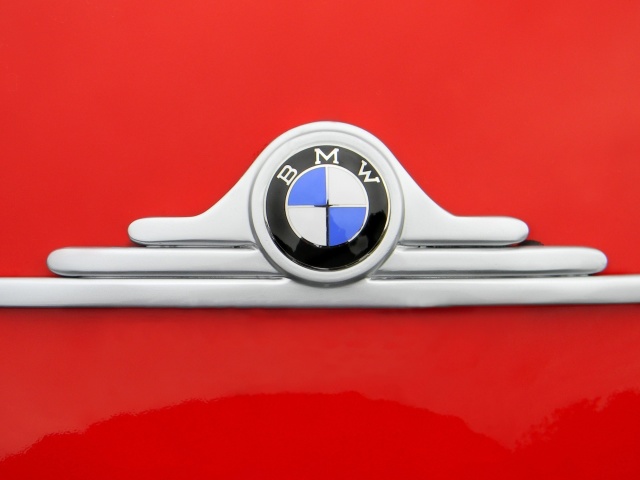 BMW Logo wallpaper 640x480