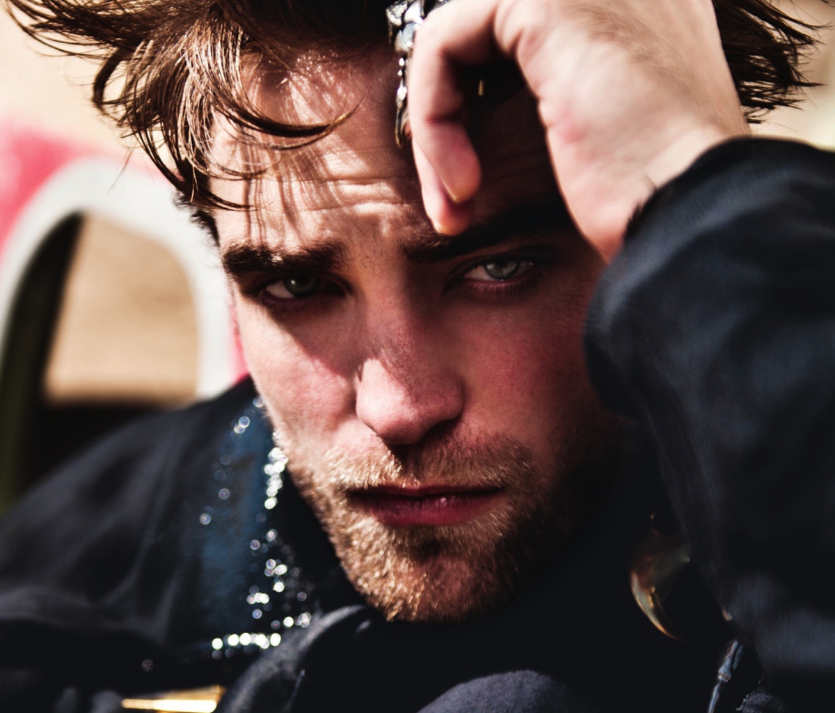 Fondo de pantalla Robert Pattinson 2012 1200x1024