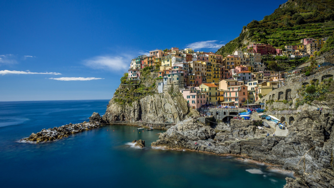 Manarola in Riomaggiore, Italy screenshot #1 1280x720