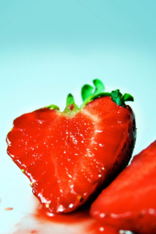Strawberries screenshot #1 320x480