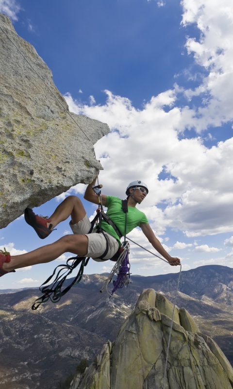 Обои Rock Climbing 480x800