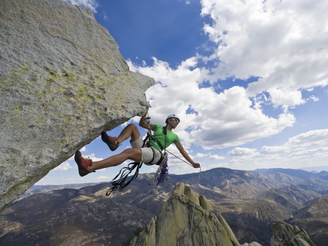 Rock Climbing wallpaper 640x480