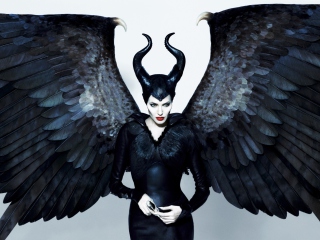 Обои Maleficente, Angelina Jolie 320x240