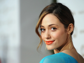 Das Emmy Rossum Cute Girl Wallpaper 320x240