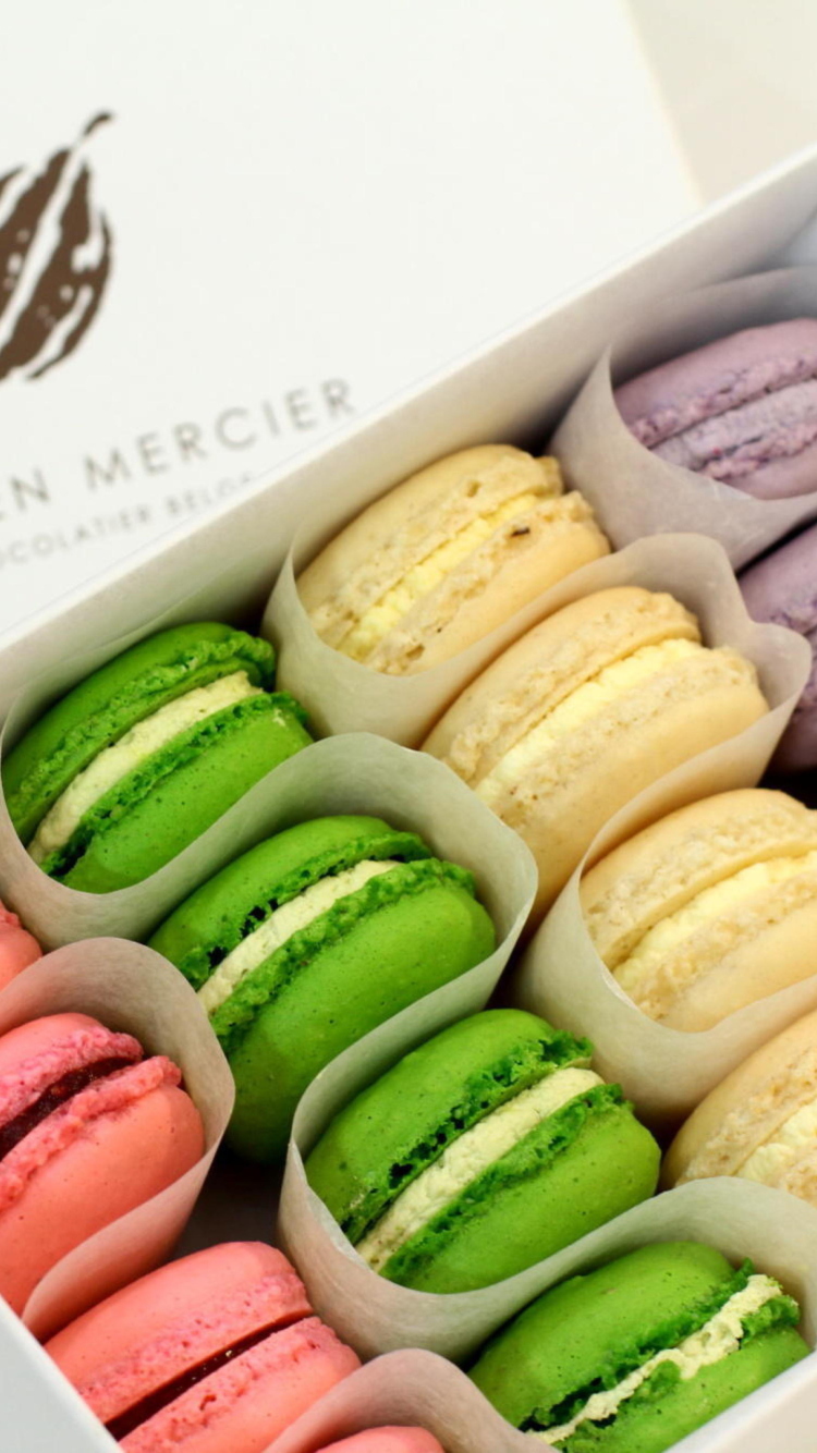 Обои Colorful Macarons 750x1334