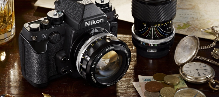 Fondo de pantalla Nikon Camera And Lens 720x320