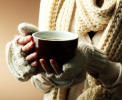 Das Hot Cup Of Coffee In Cold Winter Day Wallpaper 176x144