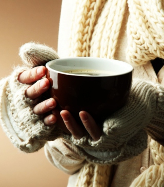 Kostenloses Hot Cup Of Coffee In Cold Winter Day Wallpaper für 480x800