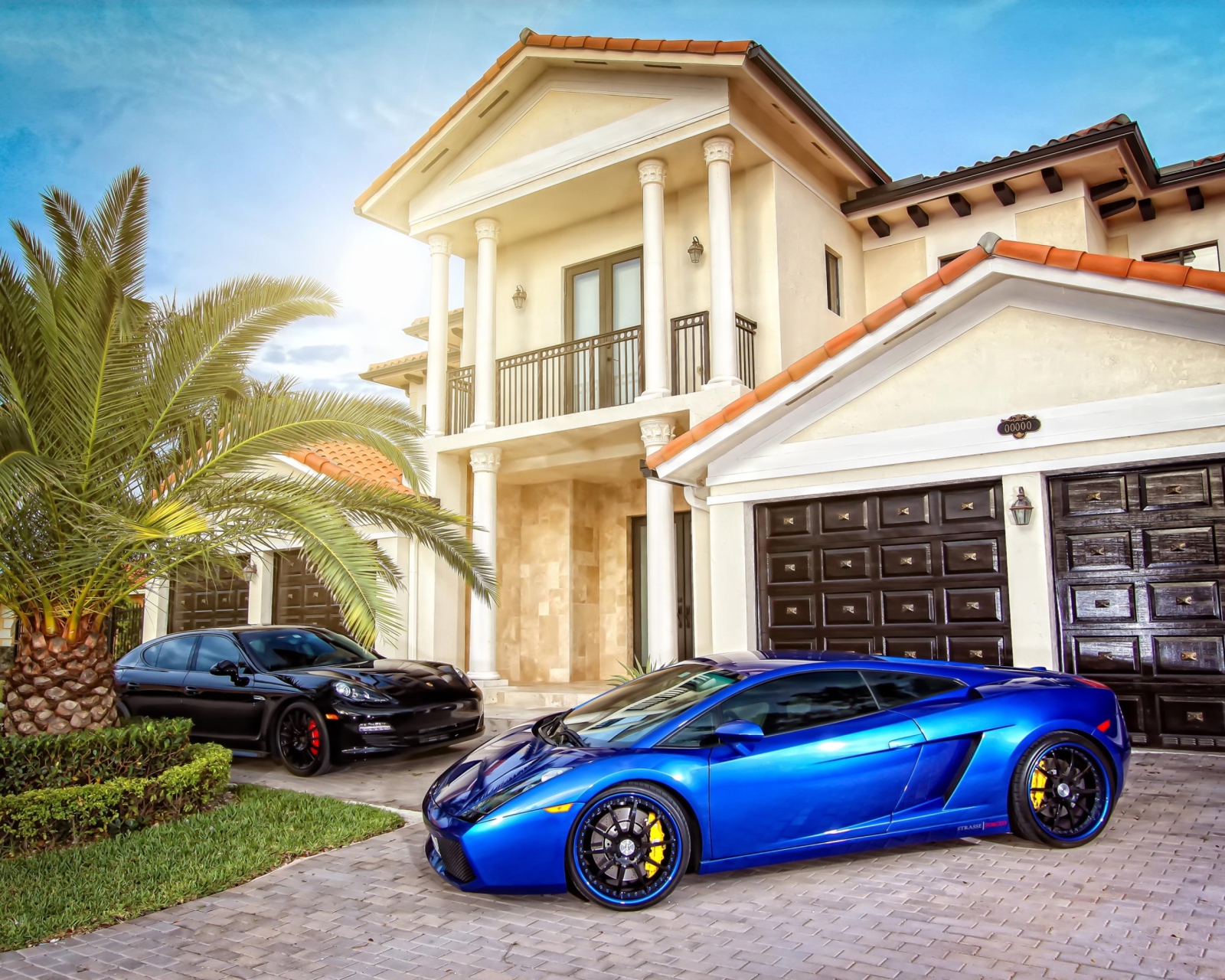 Обои Mansion, Luxury Cars 1600x1280