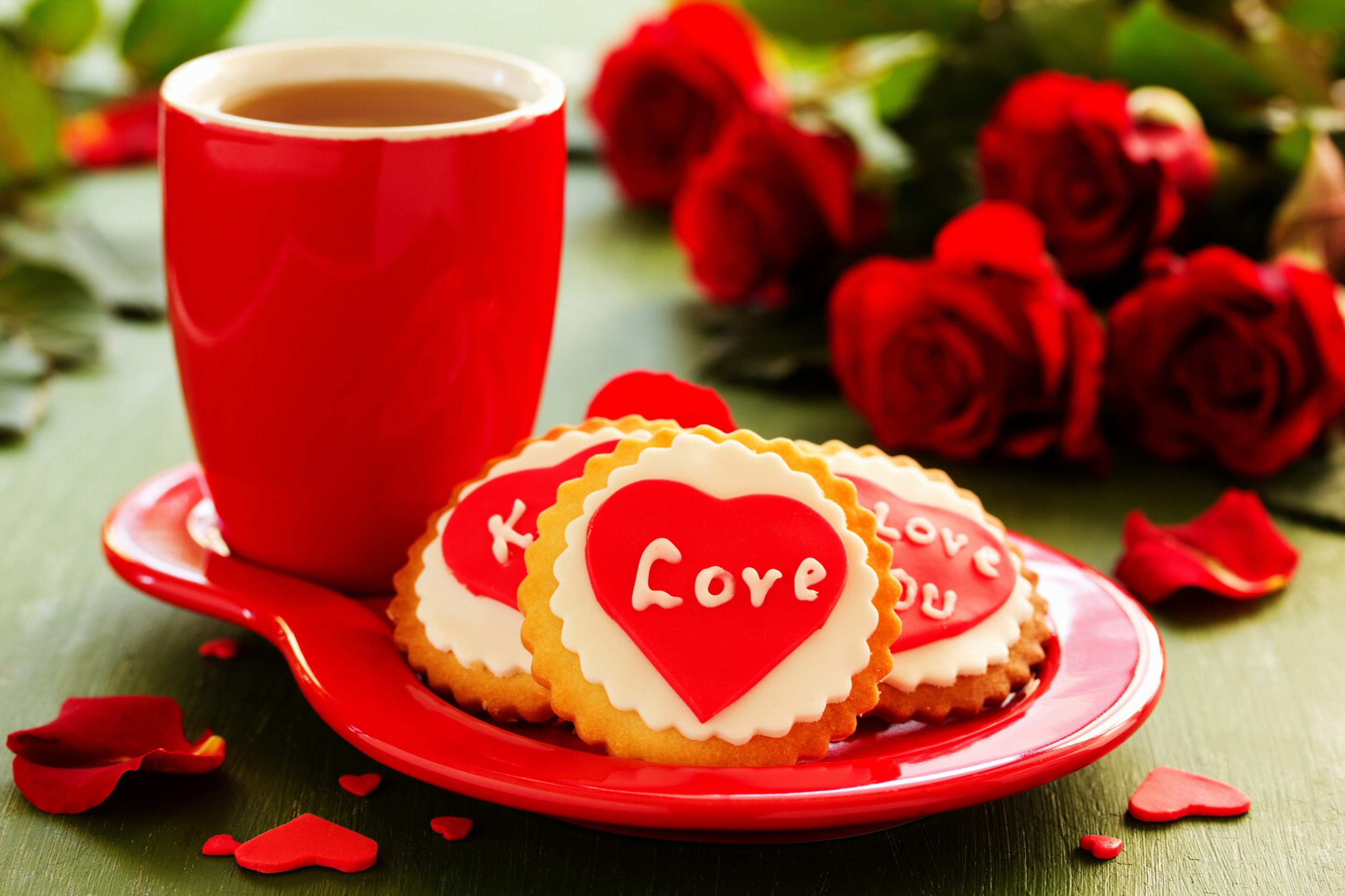 Love Biscuits wallpaper 2880x1920