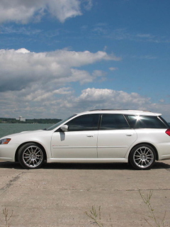 Das Subaru Legacy Sport Wagon Wallpaper 240x320