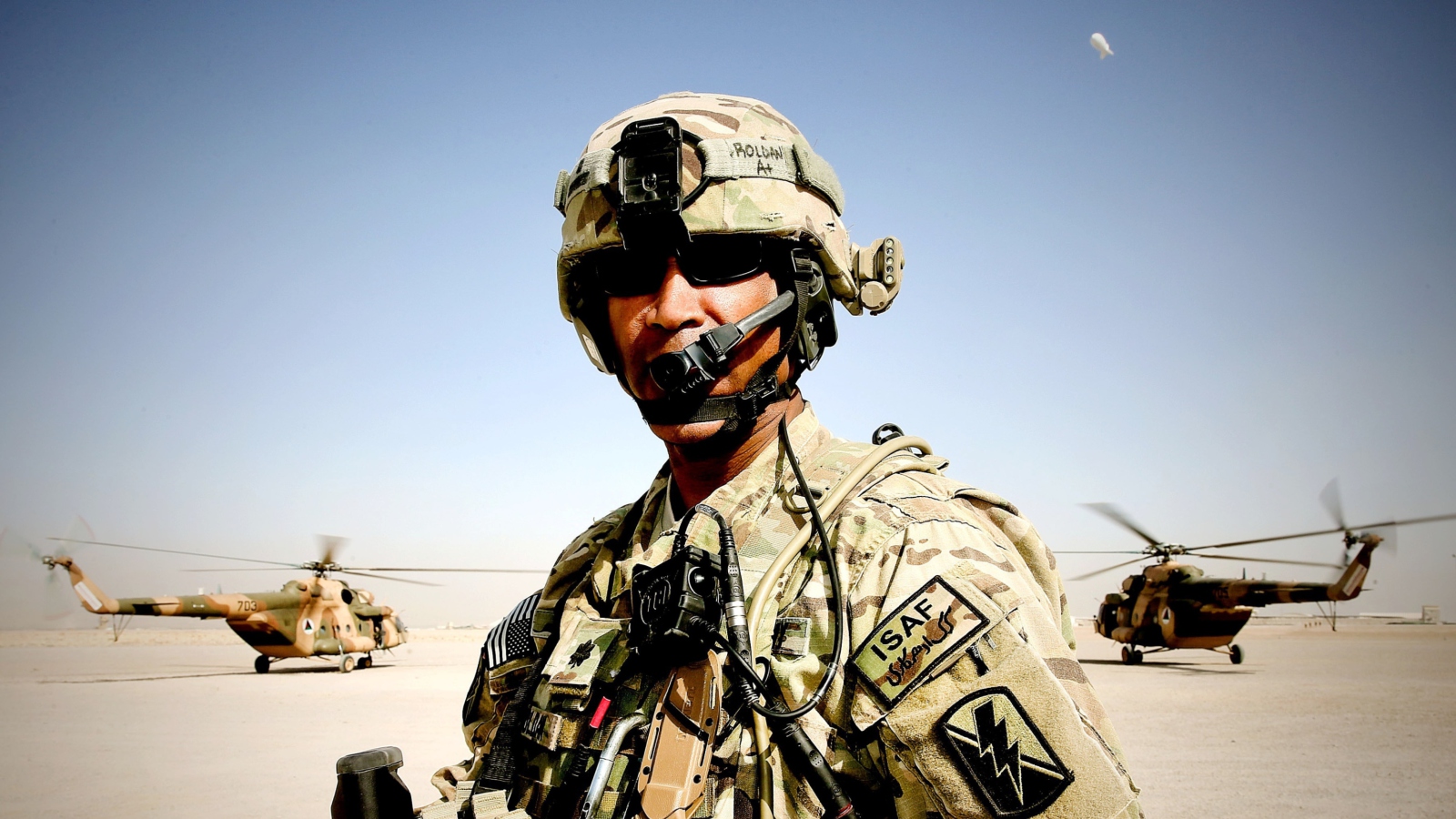 Обои Afghanistan Soldier 1600x900