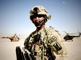 Das Afghanistan Soldier Wallpaper 320x240