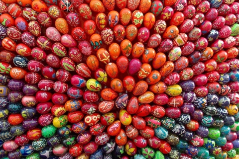 Обои Colorful Easter Eggs 480x320