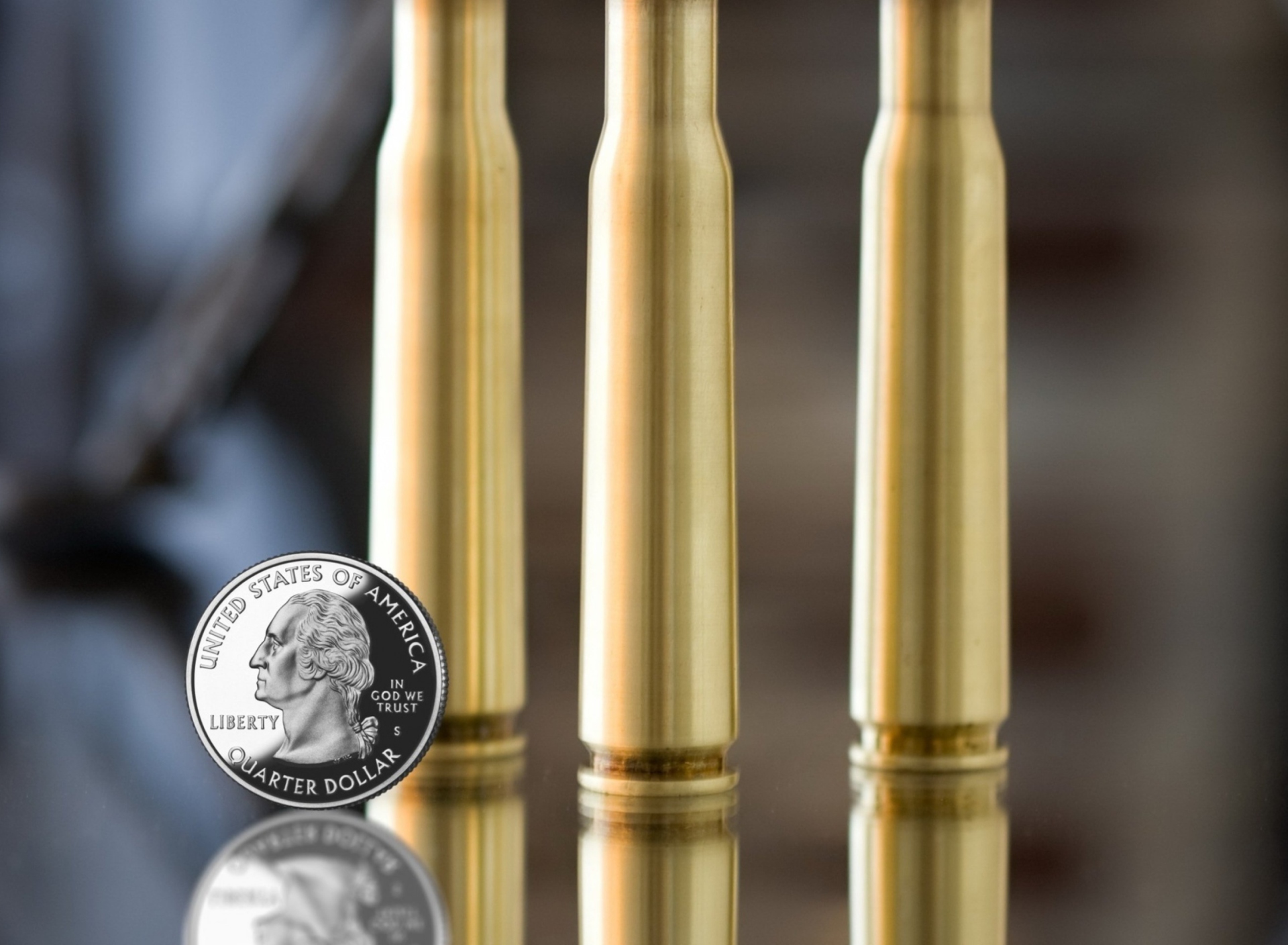 Fondo de pantalla Bullets And Quarter Dollar 1920x1408