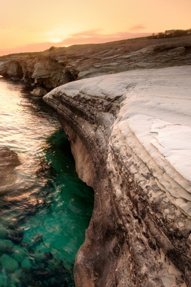 Sfondi Cyprus Beach 640x960