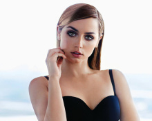 Ana de Armas wallpaper 220x176