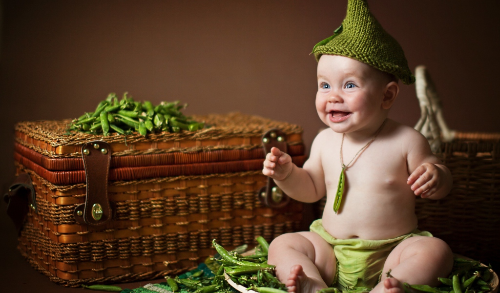 Happy Baby Green Peas wallpaper 1024x600