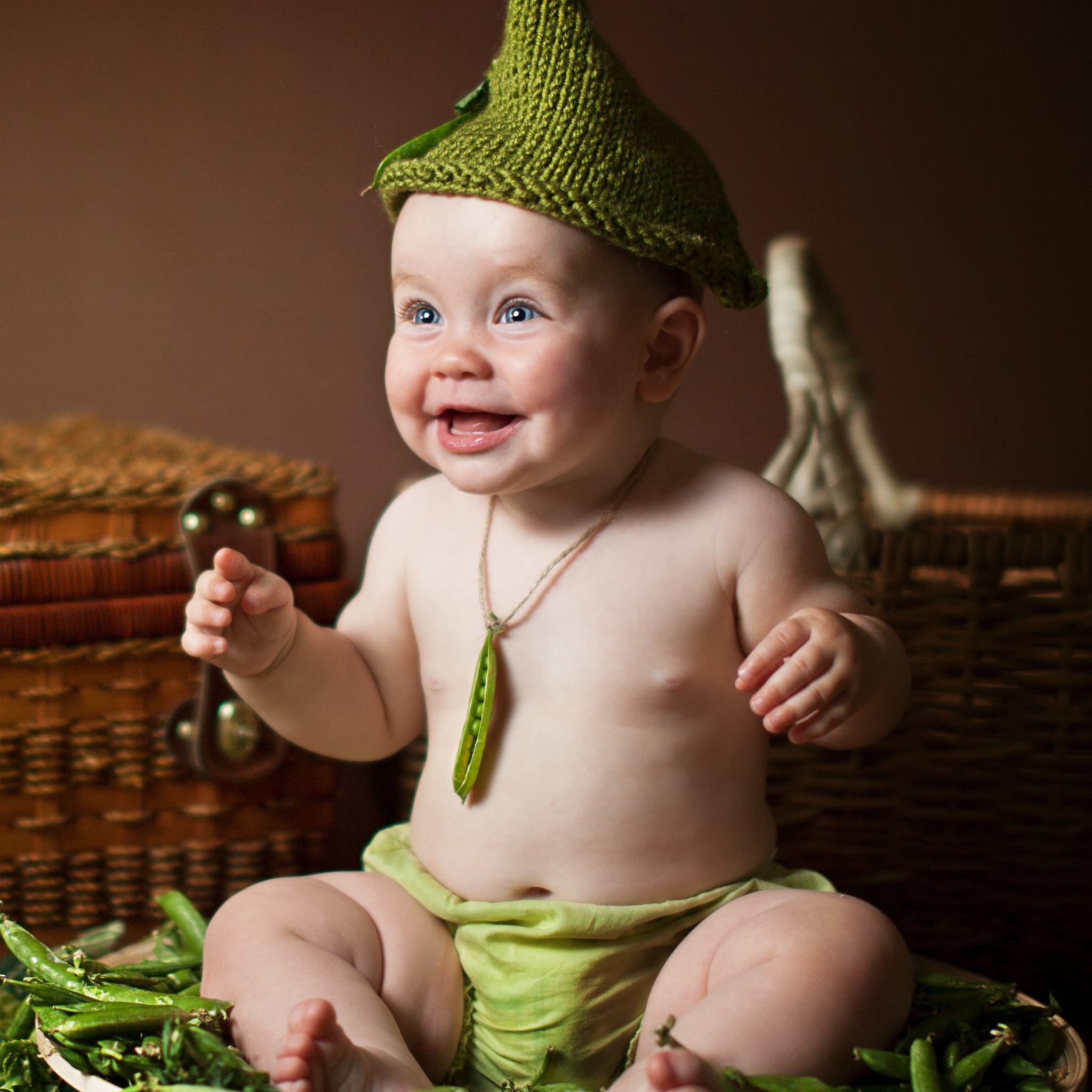 Обои Happy Baby Green Peas 2048x2048