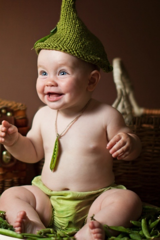 Das Happy Baby Green Peas Wallpaper 320x480