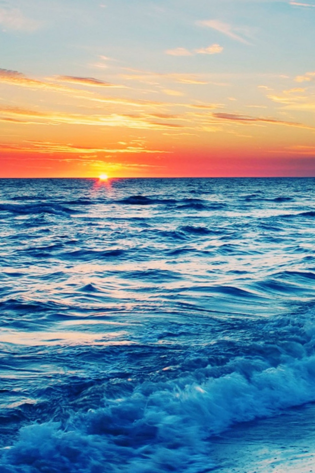 Обои Ocean Beach At Sunset 640x960