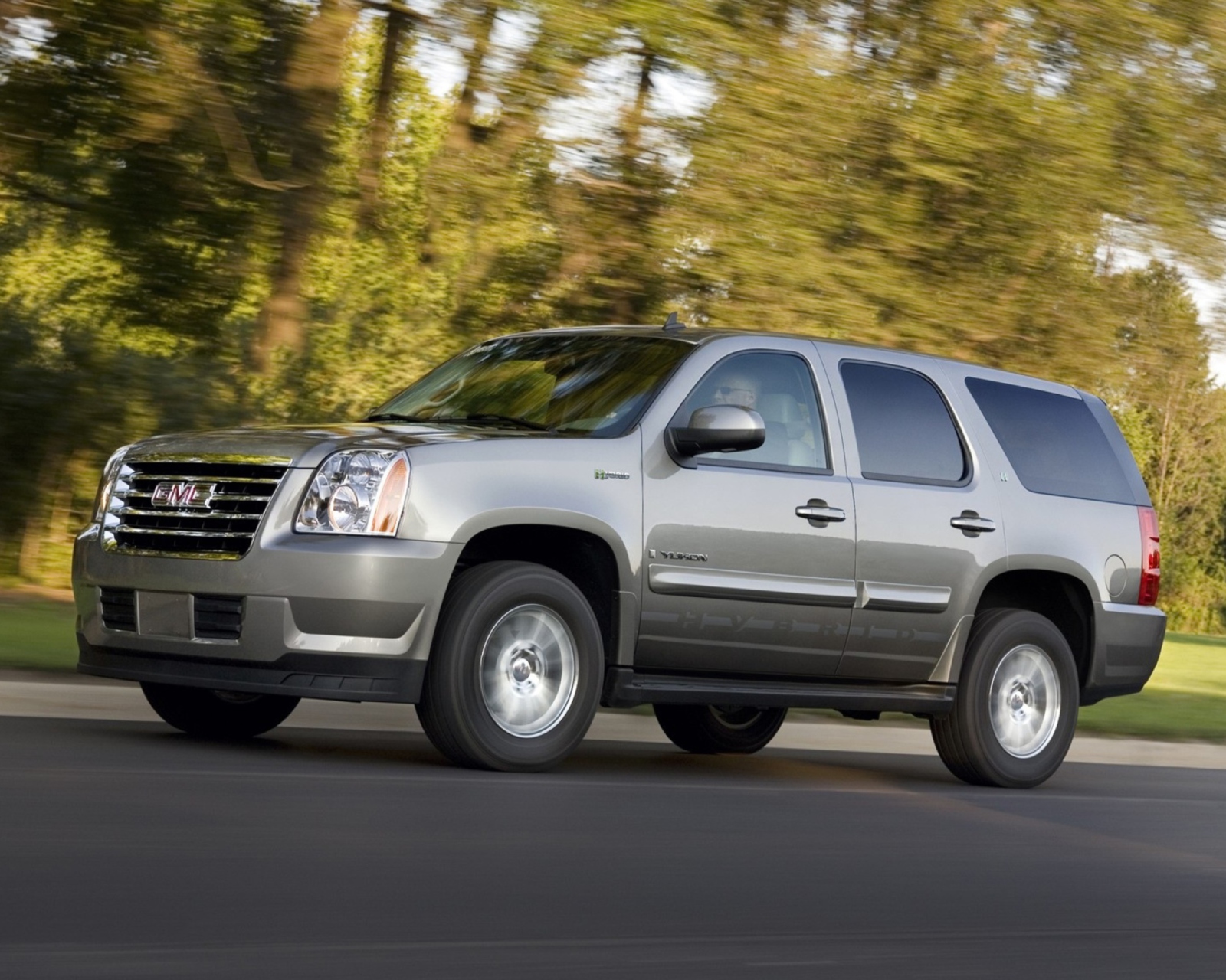 GMC Yukon Hybrid wallpaper 1600x1280