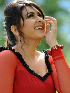 Sfondi South Actress Hansika Motwani 240x320