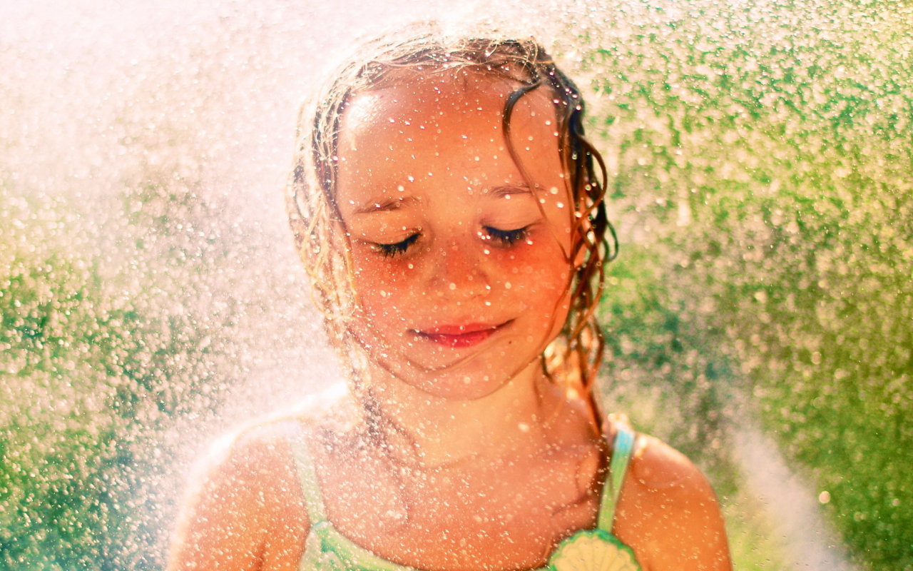 Das Happy Child Girl And Warm Summer Rain Wallpaper 1280x800