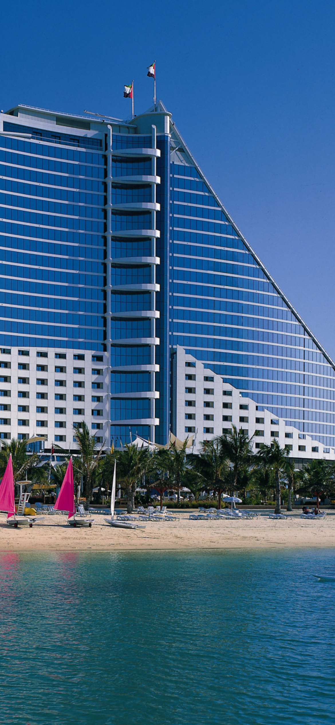 Обои Jumeirah Beach Dubai Hotel 1170x2532
