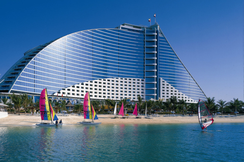 Обои Jumeirah Beach Dubai Hotel 480x320