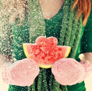 Heart Shaped Winter Watermelon - Obrázkek zdarma pro iPad