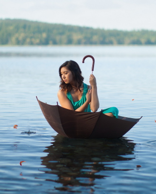 Girl With Umbrella On Lake - Fondos de pantalla gratis para 320x480