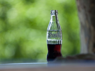 Fondo de pantalla Coca-Cola Bottle 320x240