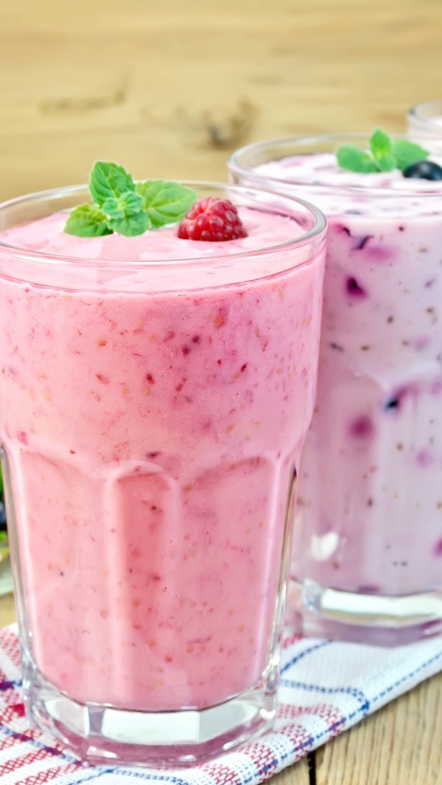 Refreshing homemade raspberry smoothie screenshot #1 640x1136