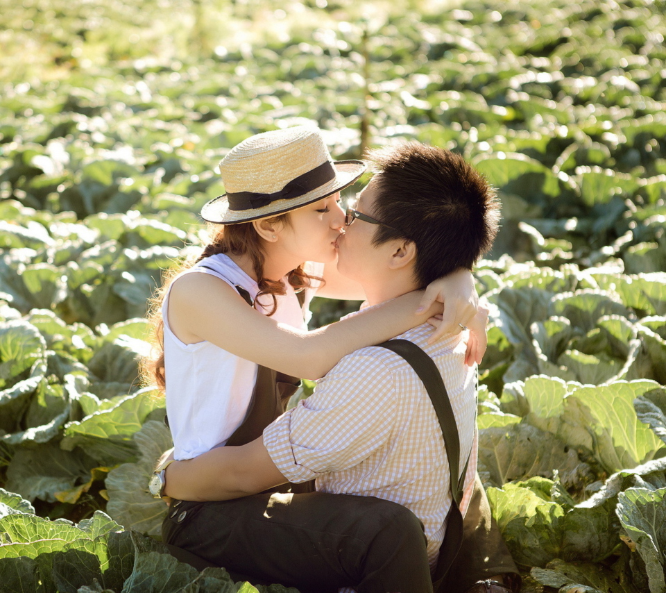 Das Cute Asian Couple Kiss Wallpaper 960x854