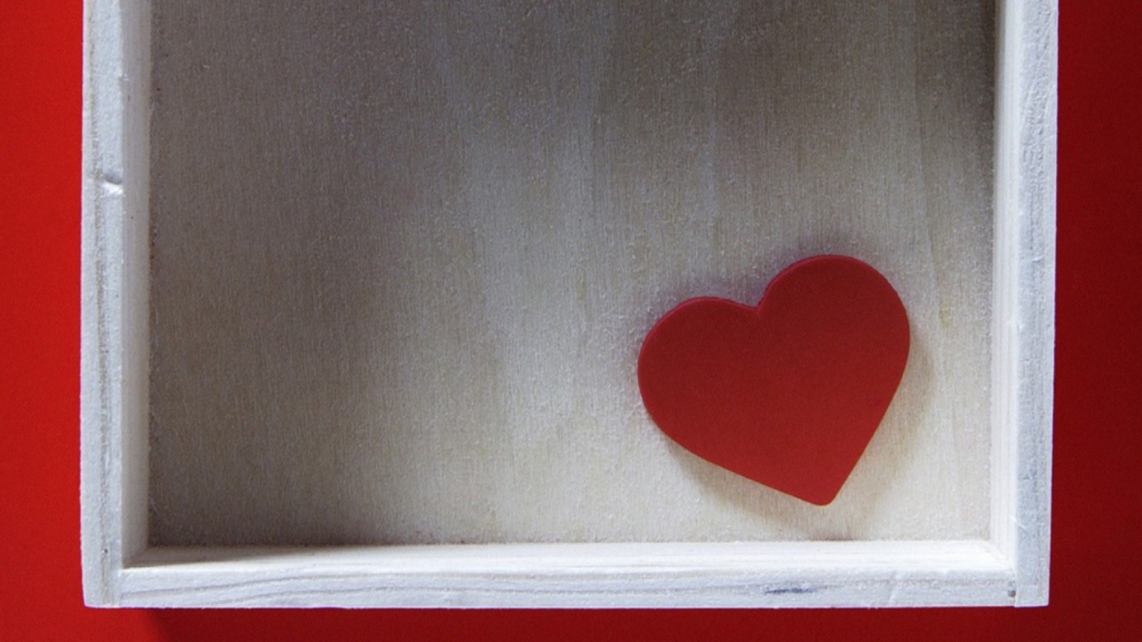 Das Red Heart Wallpaper 1600x900