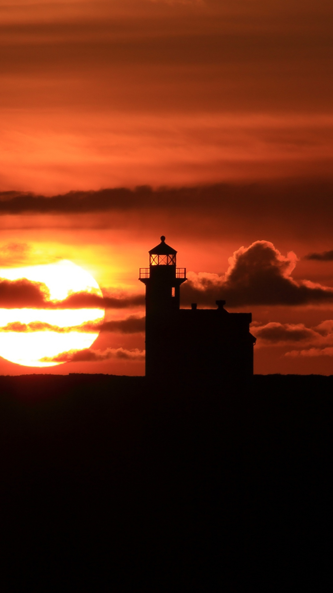 Обои Lighthouse At Sunset 1080x1920