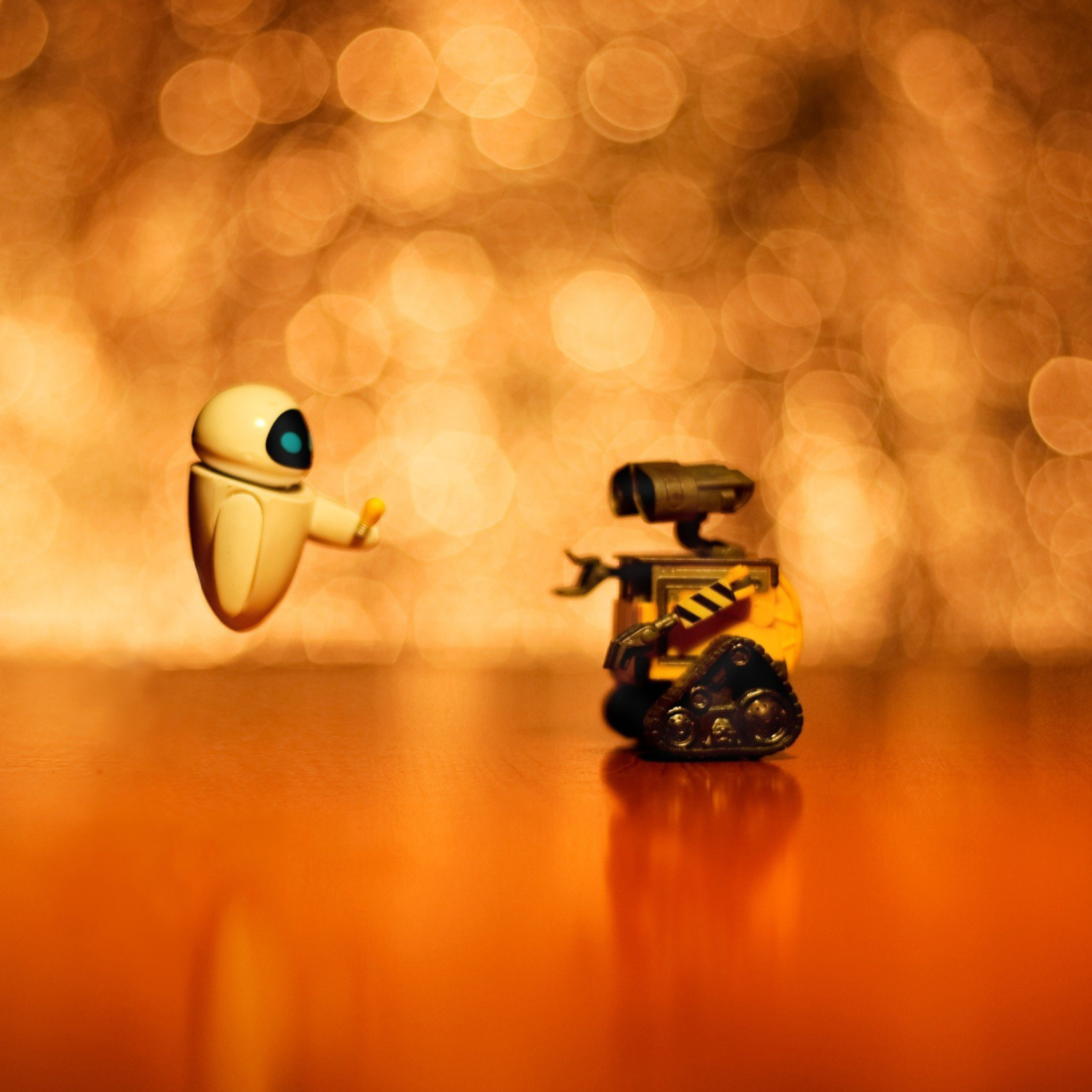 Wall E And Eve wallpaper 2048x2048