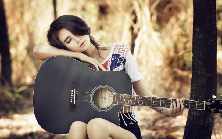 Pretty Girl With Guitar wallpaper