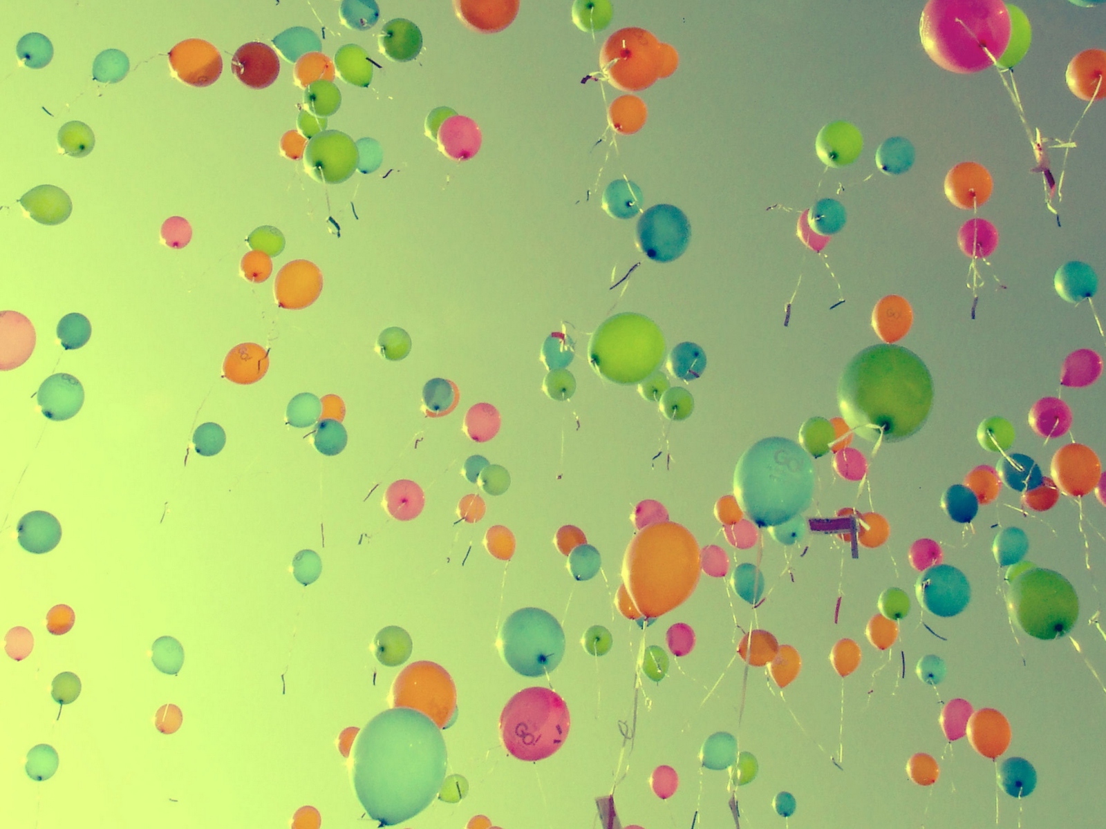 Balloons wallpaper 1600x1200