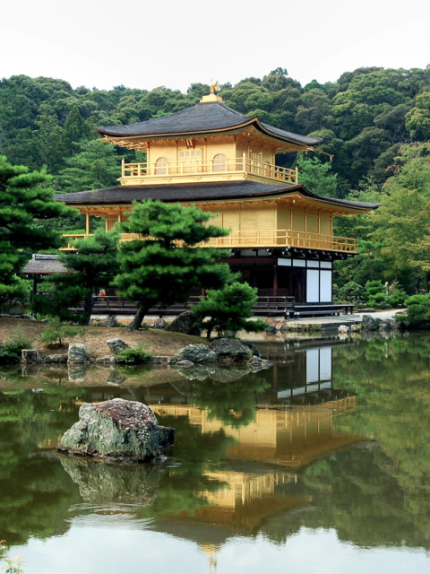 Fondo de pantalla House On River In Japan 480x640