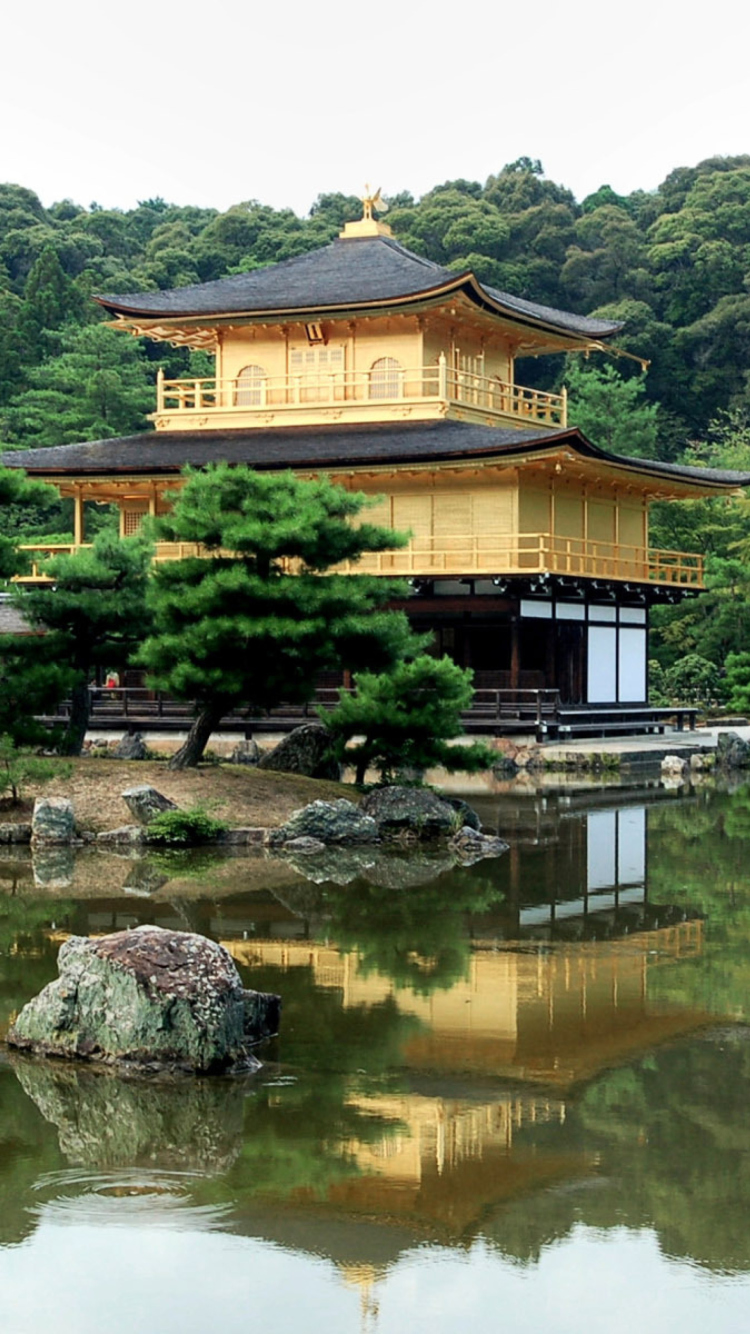 Sfondi House On River In Japan 750x1334