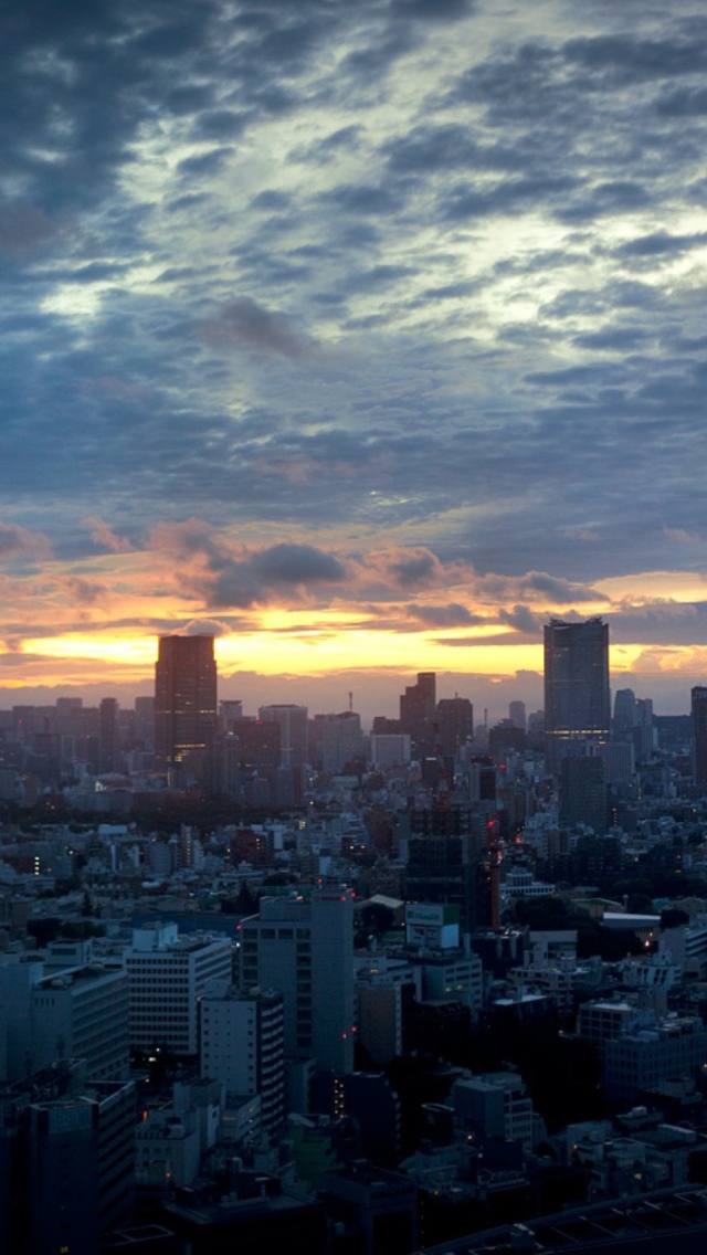 Fondo de pantalla Tokyo Sky 640x1136