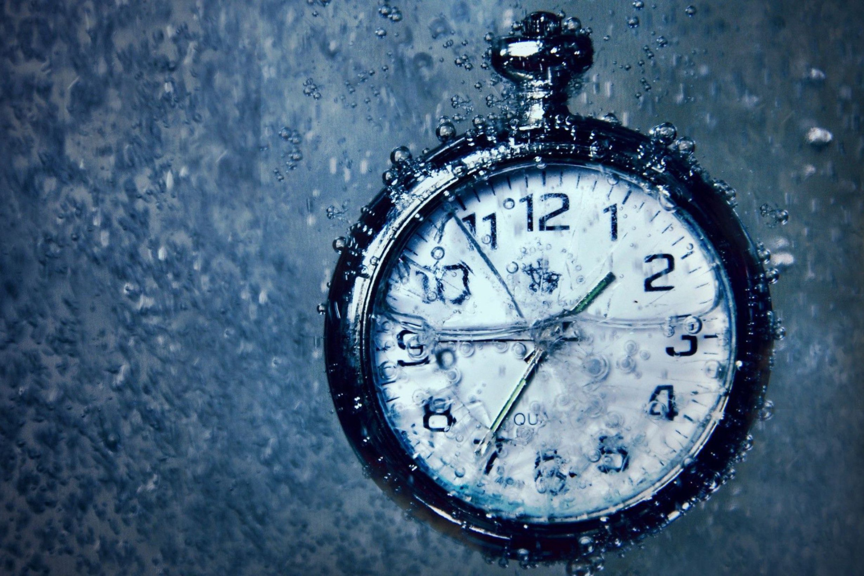Das Frozen Time Clock Wallpaper 2880x1920