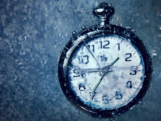 Das Frozen Time Clock Wallpaper 320x240